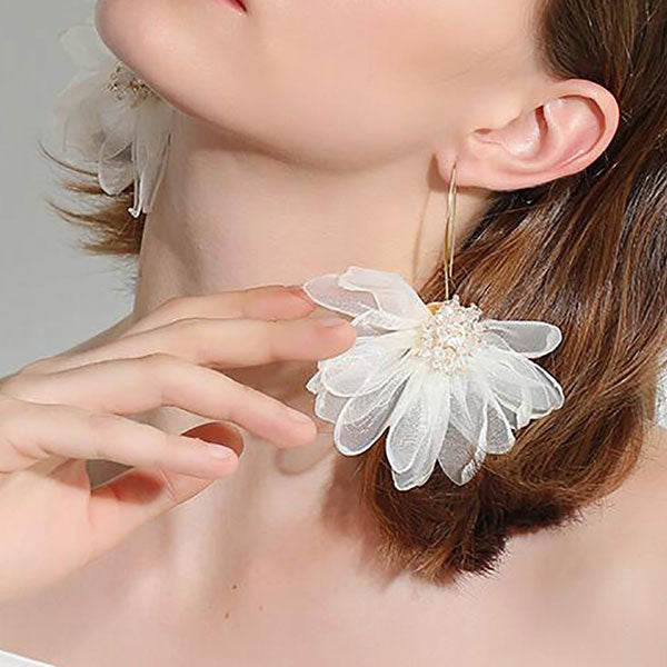 storexq Solid Color Sweet 3D Mesh Flower Earrings