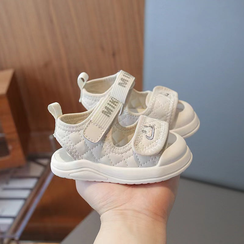 STOREXQ Wholesale Summer Closed Toe Sandals New Boys Soft Bottom Toddler Shoes Girls Smiley Baby All-Match Beach