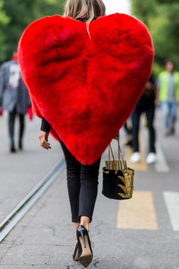 storexq Red Sweet Heart-shaped Faux Fur Cape