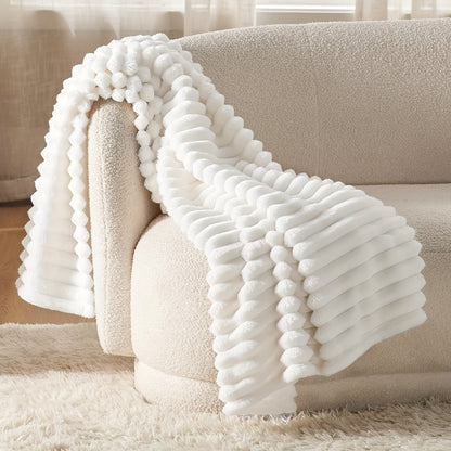 1pc Off White Fleece Throw Blanket For Couch - Super Soft Cozy Blankets For Women, Cute Small Blanket For Girls