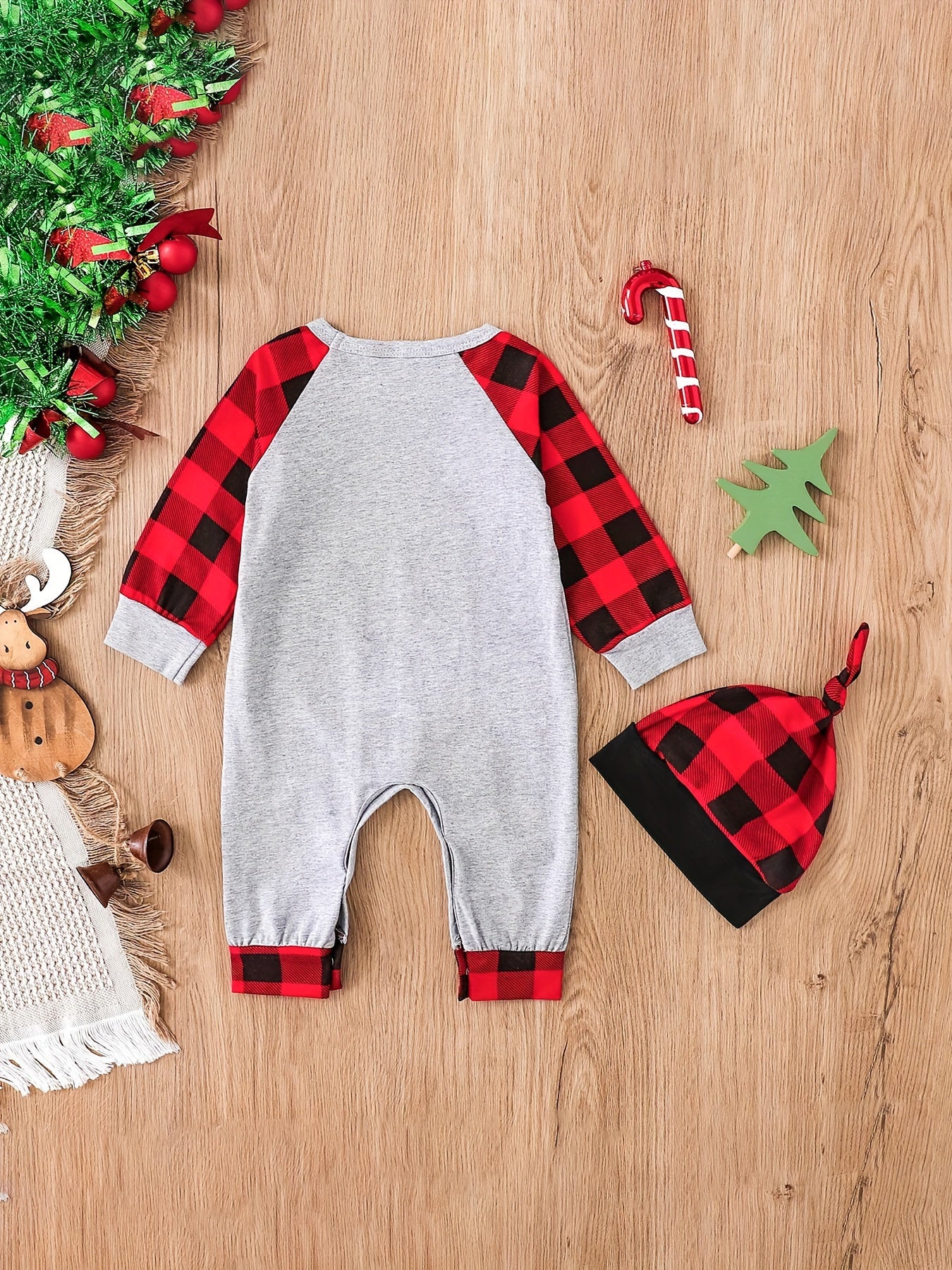 Baby Boy's "Merry Christmas" Print Bodysuit, Comfy Plaid Pattern Reglan Sleeve Onesie, Infant's Clothing For Fall Winter