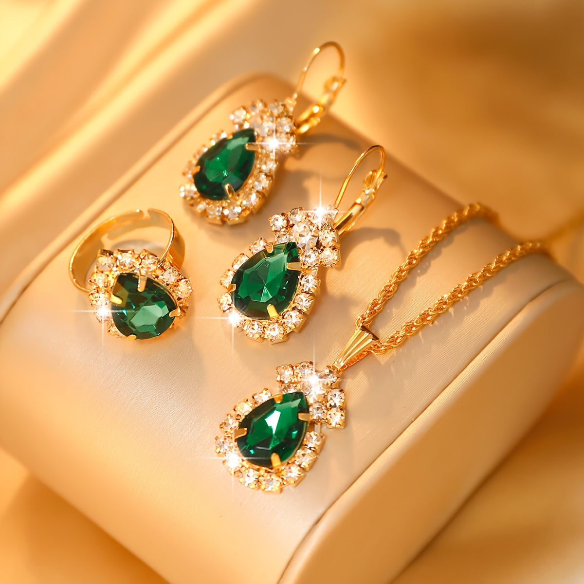 Droplet Shaped Emerald Rhinestone Pendant, Alloy Jewelry Set, Minimalist, Elegant Style For Fashion-Conscious Women, Including Necklace Earrings & Ring Female Gift