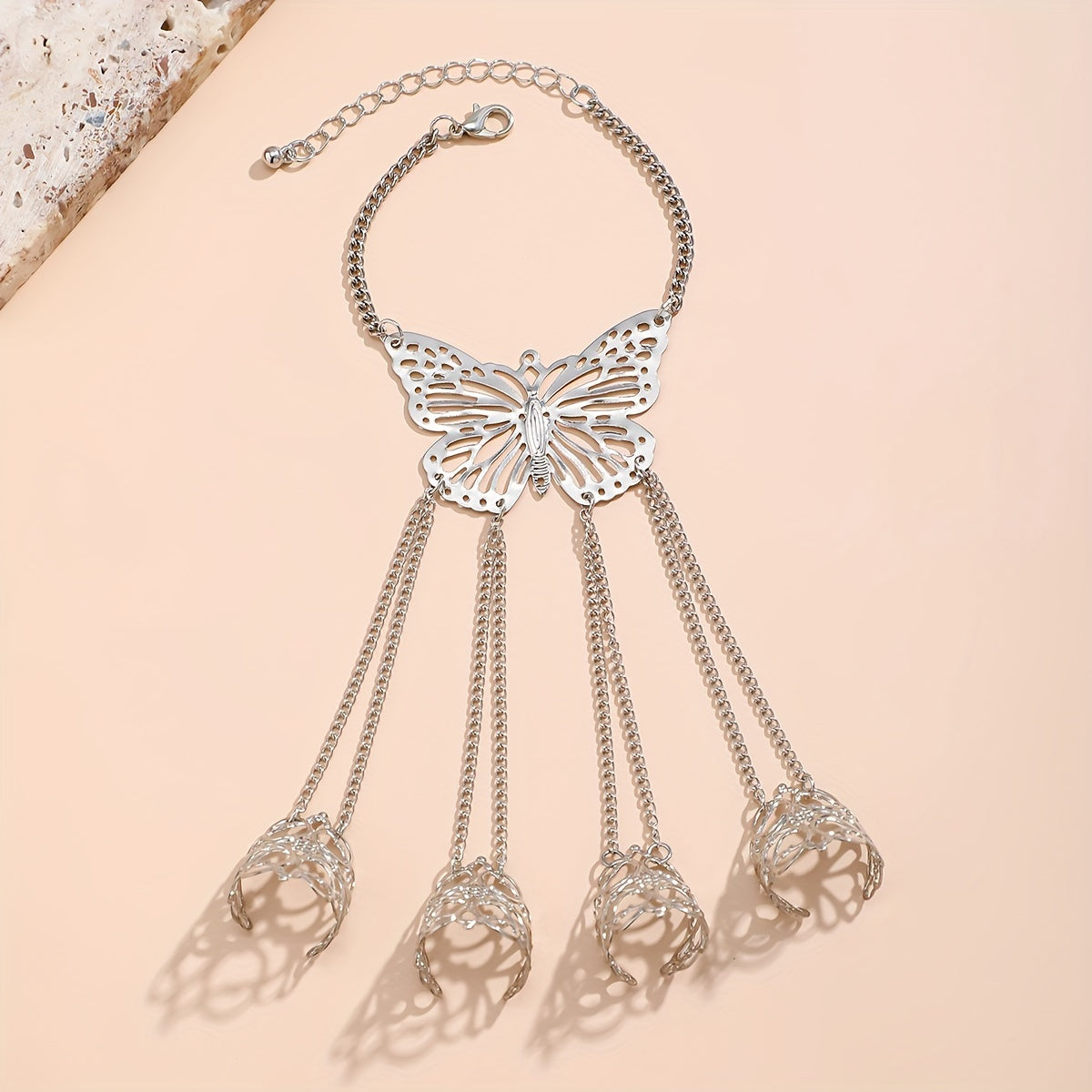 Exquisite Carved Butterfly Chain Design Finger Bracelet Hand Chain Retro Party Style Zinc Alloy Jewelry Delicate Female Gift