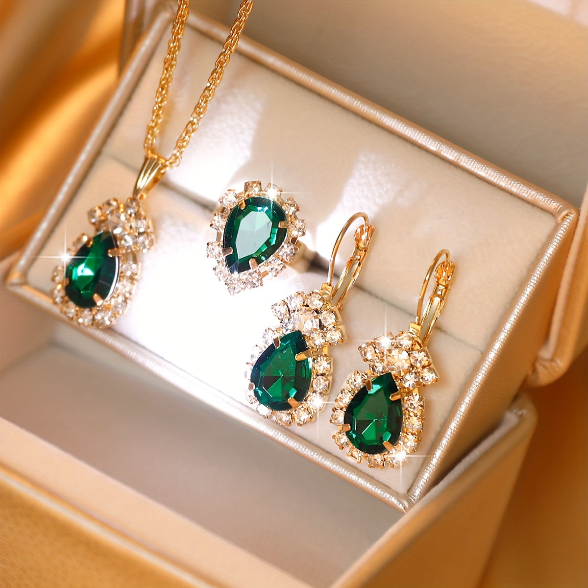 Droplet Shaped Emerald Rhinestone Pendant, Alloy Jewelry Set, Minimalist, Elegant Style For Fashion-Conscious Women, Including Necklace Earrings & Ring Female Gift