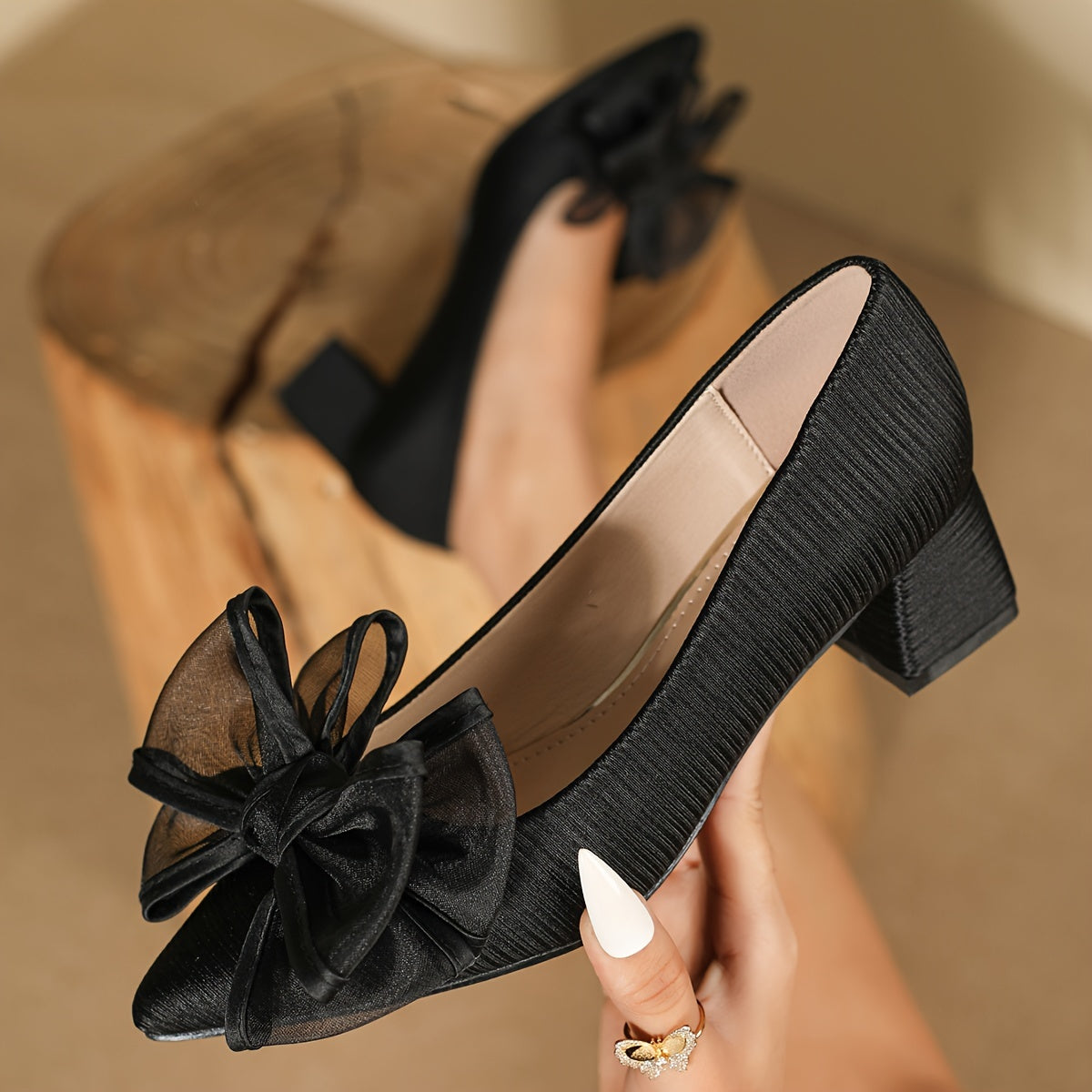 Elegant Women's Bowknot Pumps - Chic Chunky Mid Heels, Sleek Black Pointed Toe Design, Versatile Evening Footwear Ideal for Any Dressy Occasion