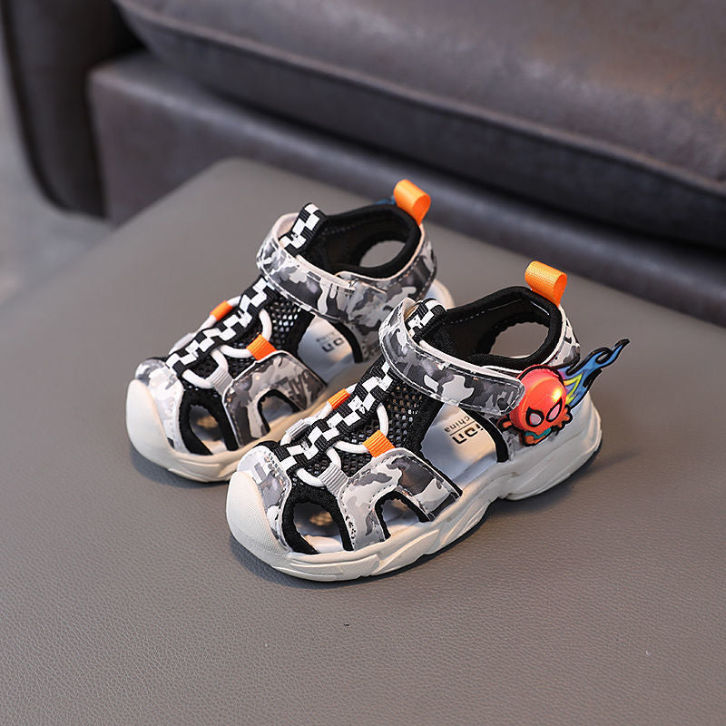 STOREXQ Summer New 1-6 Years Old Children's Closed Toe Sandals 2-3-4-5 Girls Baby Boys Ultraman Light up Shoes