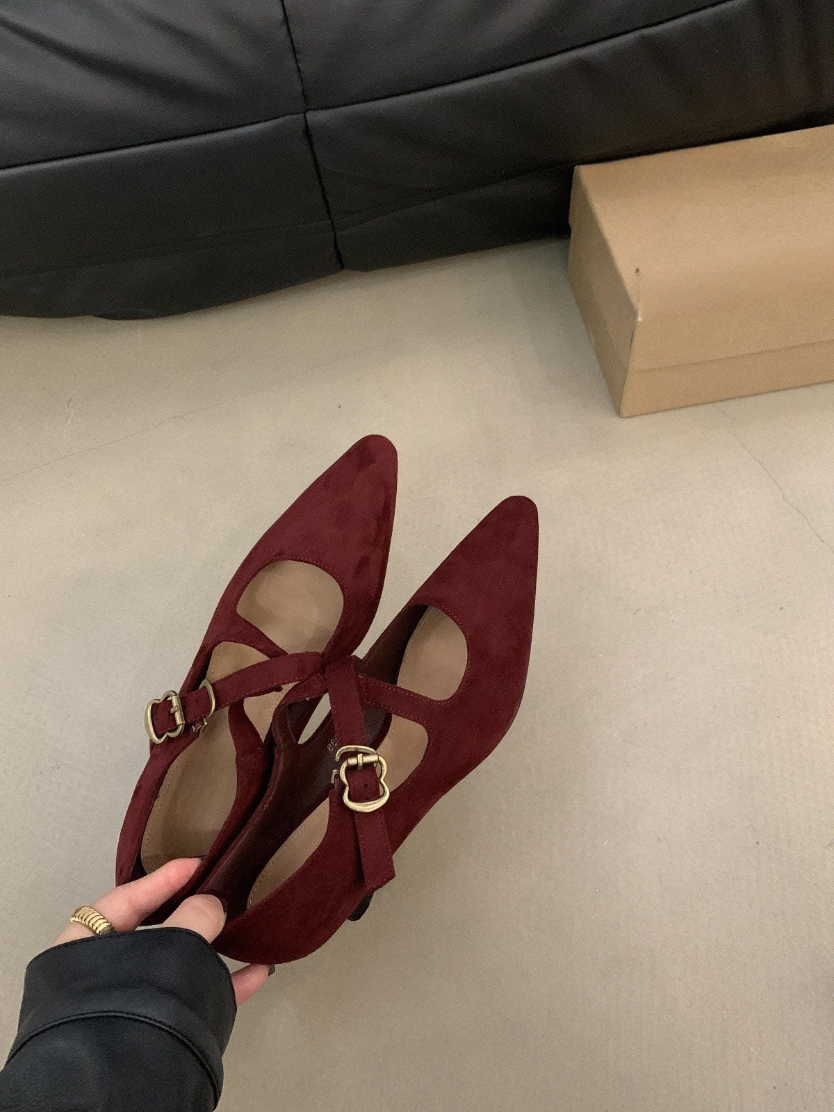 2025 premium red thin heel Mary Jane shoes women's popular autumn and winter suede temperament medium heel pointed commuter evening shoes