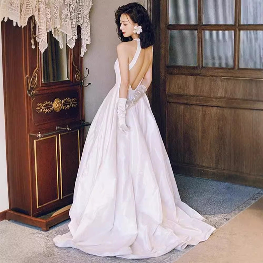 2025 Neck wedding dress temperament retro style small bride  backless and thin wedding dress temperament small trailing