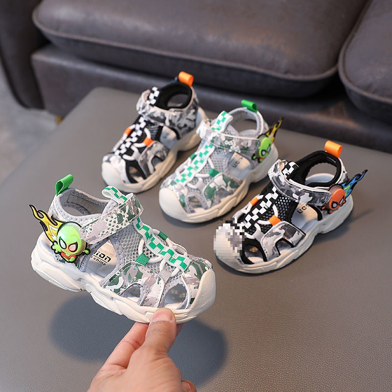 STOREXQ Summer New 1-6 Years Old Children's Closed Toe Sandals 2-3-4-5 Girls Baby Boys Ultraman Light up Shoes