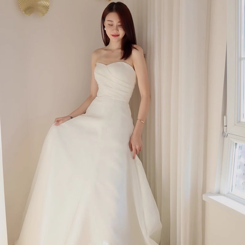 2025 Simple tube top light wedding dress  new satin  small trailing bride wedding temperament travel photography go out yarn woman