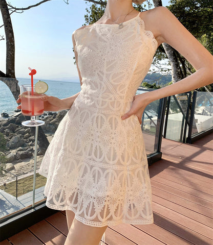 2025 Early spring new pure desire vacation style backless lace dress women's high-end seaside beach suspender dress