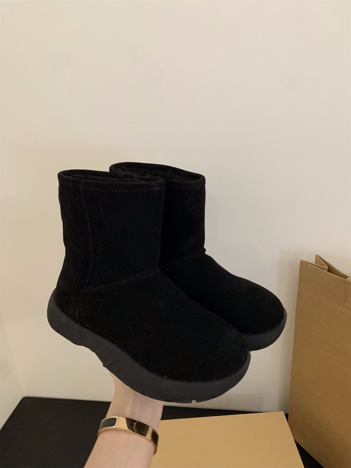 2025 Niche platform snow boots women's shoes popular new winter piled thickened wool cotton shoes warm short boots cotton boots