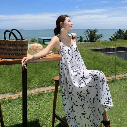 2025 Summer new  holiday style suspender dress women super good-looking high-end lazy loose floral dress