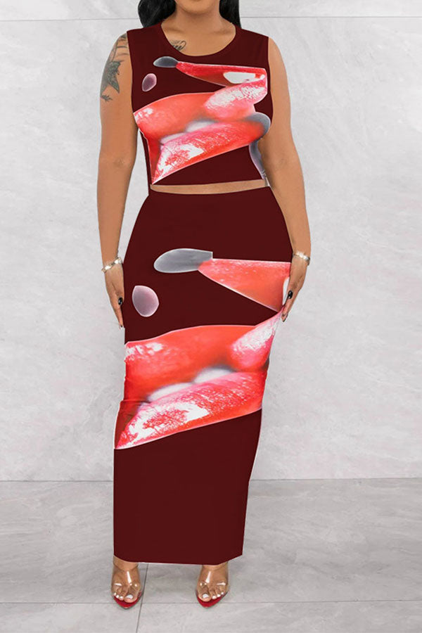 storexq Lips Print Classic Split Back Skirt Suit